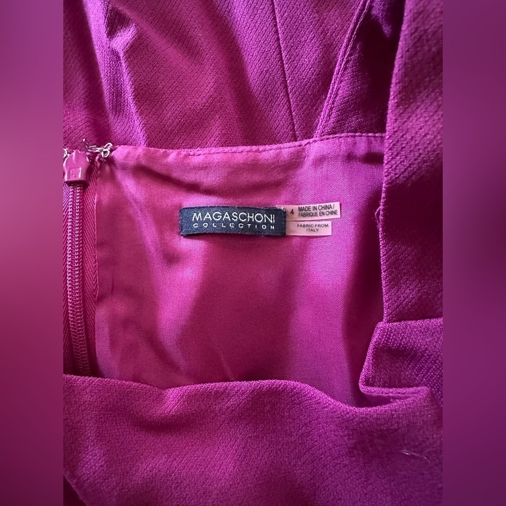 Magaschoni Size 4 Fuchsia Pink Wool Sheath Dress R $348 - Picture 13 of 14